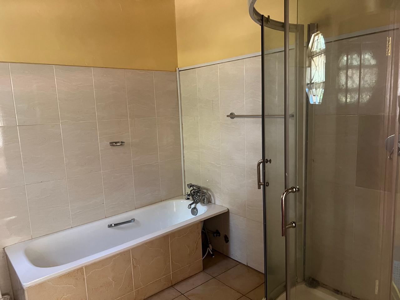 Accommodation Experience - Tigoni hotel Kentmere bathroom view